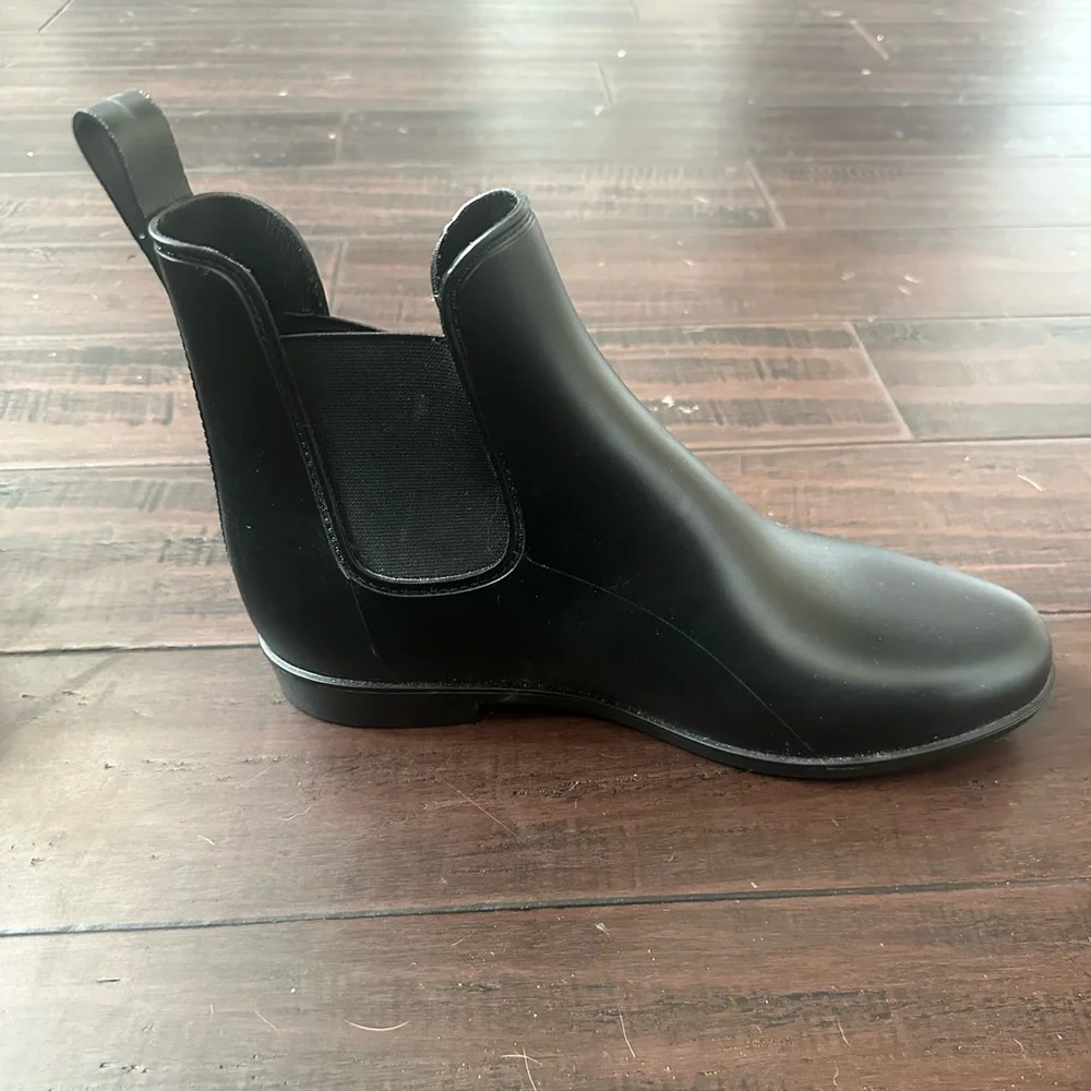 Classic Black Men's Chelsea Boots